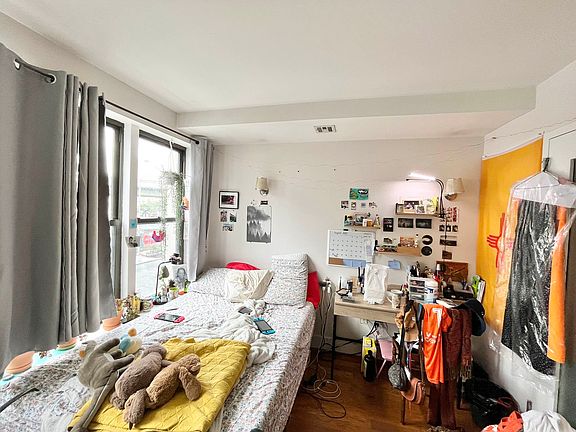 5th image of 1108 De Kalb Ave #3L