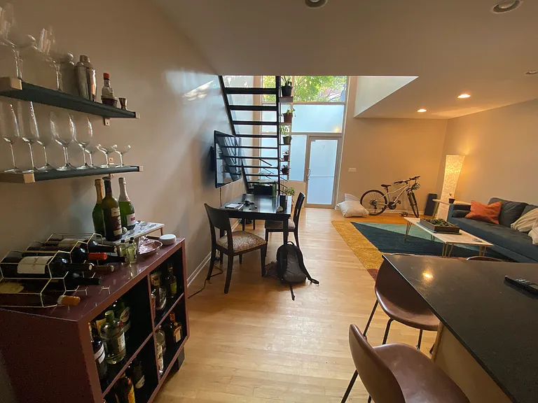 1302 N Greenview Ave #1 — Photo 9