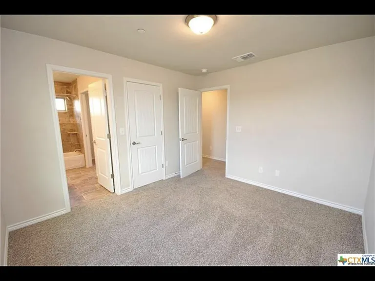 221 Birch Oak Ln — Photo 29