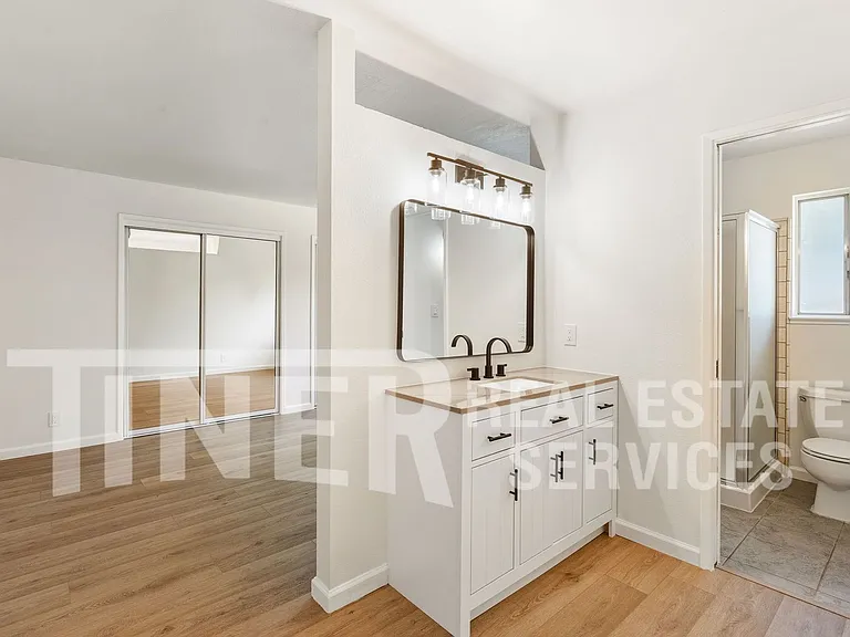 7400 Mooncrest Way — Photo 15