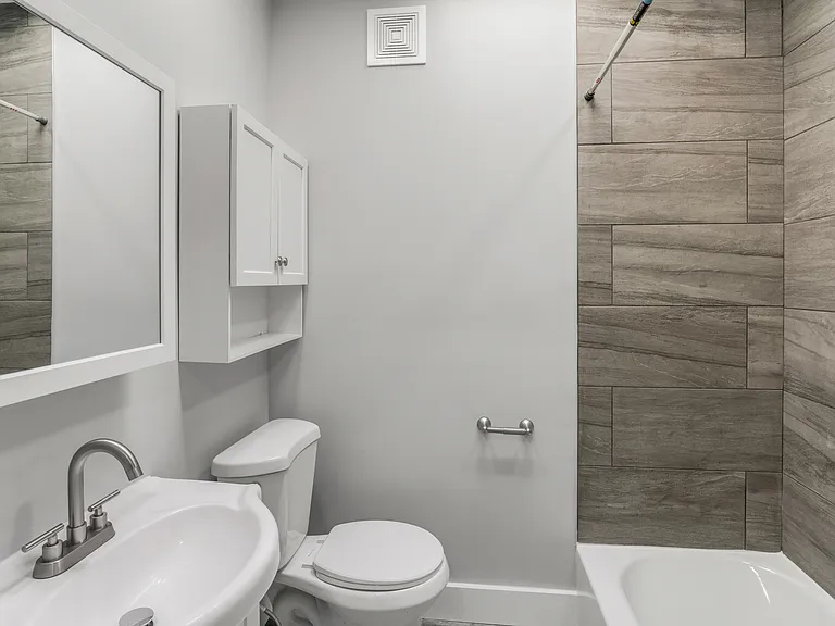 50 E Cliveden St #D1 — Photo 6