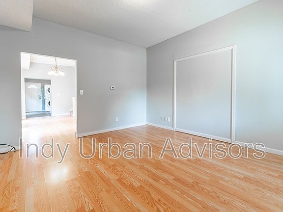 2nd image of 1048 S Randolph St