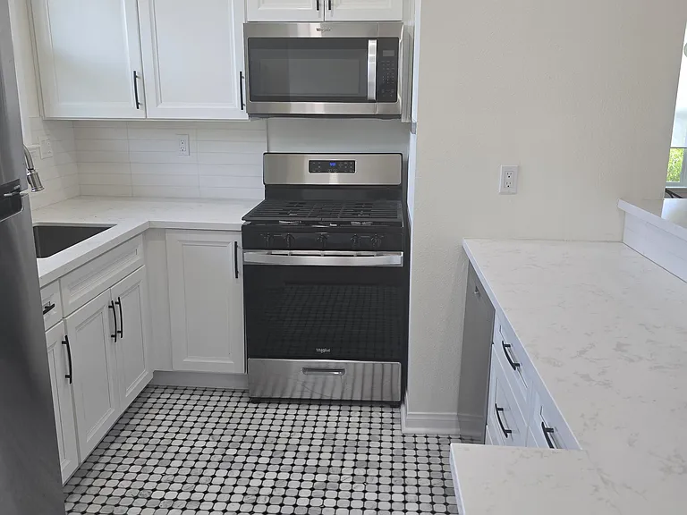 2492 B St #2B — Photo 10