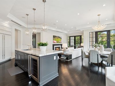 1000 Royal Court #1008, New Hyde Park, NY, 11040