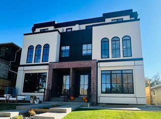 916 NE 35a St NW, Calgary, AB T2N 3A4