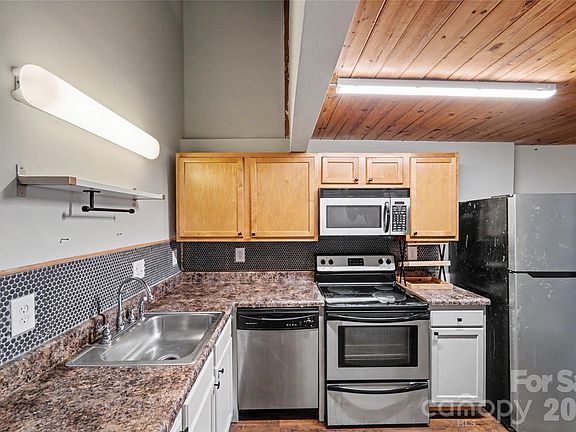 2nd image of 201 S Hoskins Rd APT 316