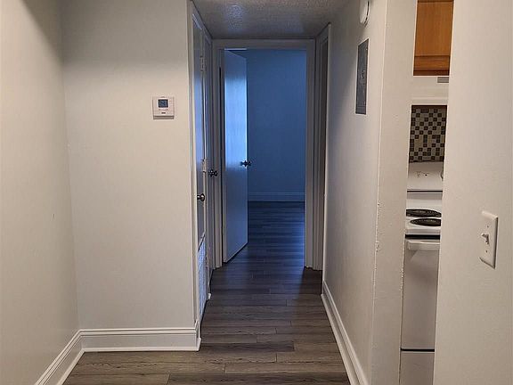 5th image of 222 W Belmont St APT 105