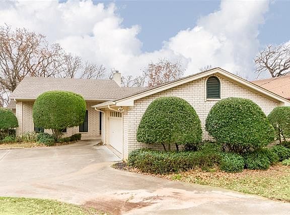 2nd image of 5414 Fairway Cir