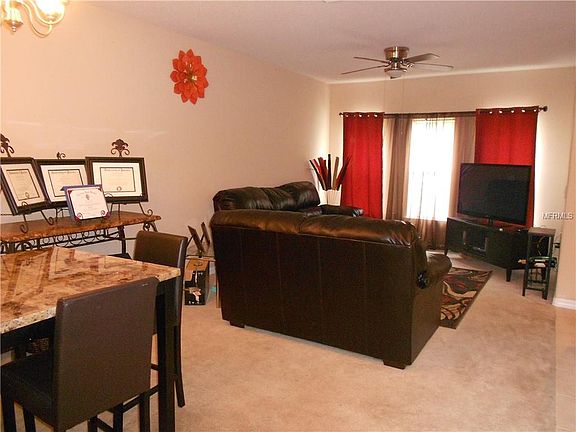 3rd image of 2494 Seven Oaks Dr