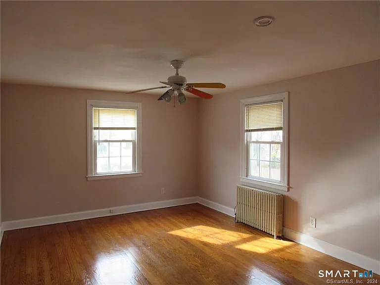 36 Rochford Ave — Photo 20