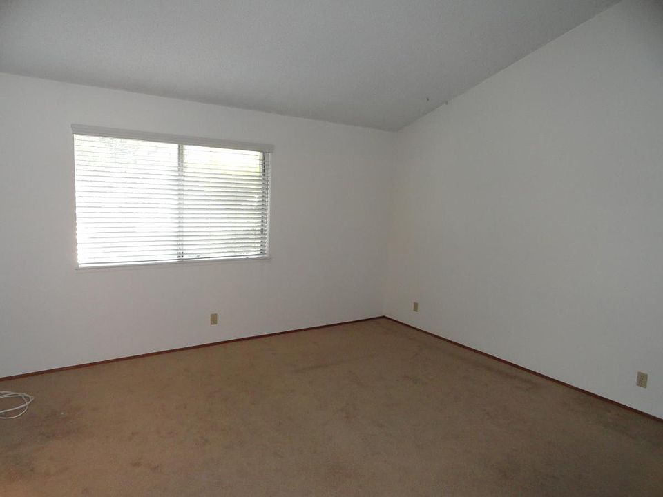 1st image of 1059 Regency Knoll Dr