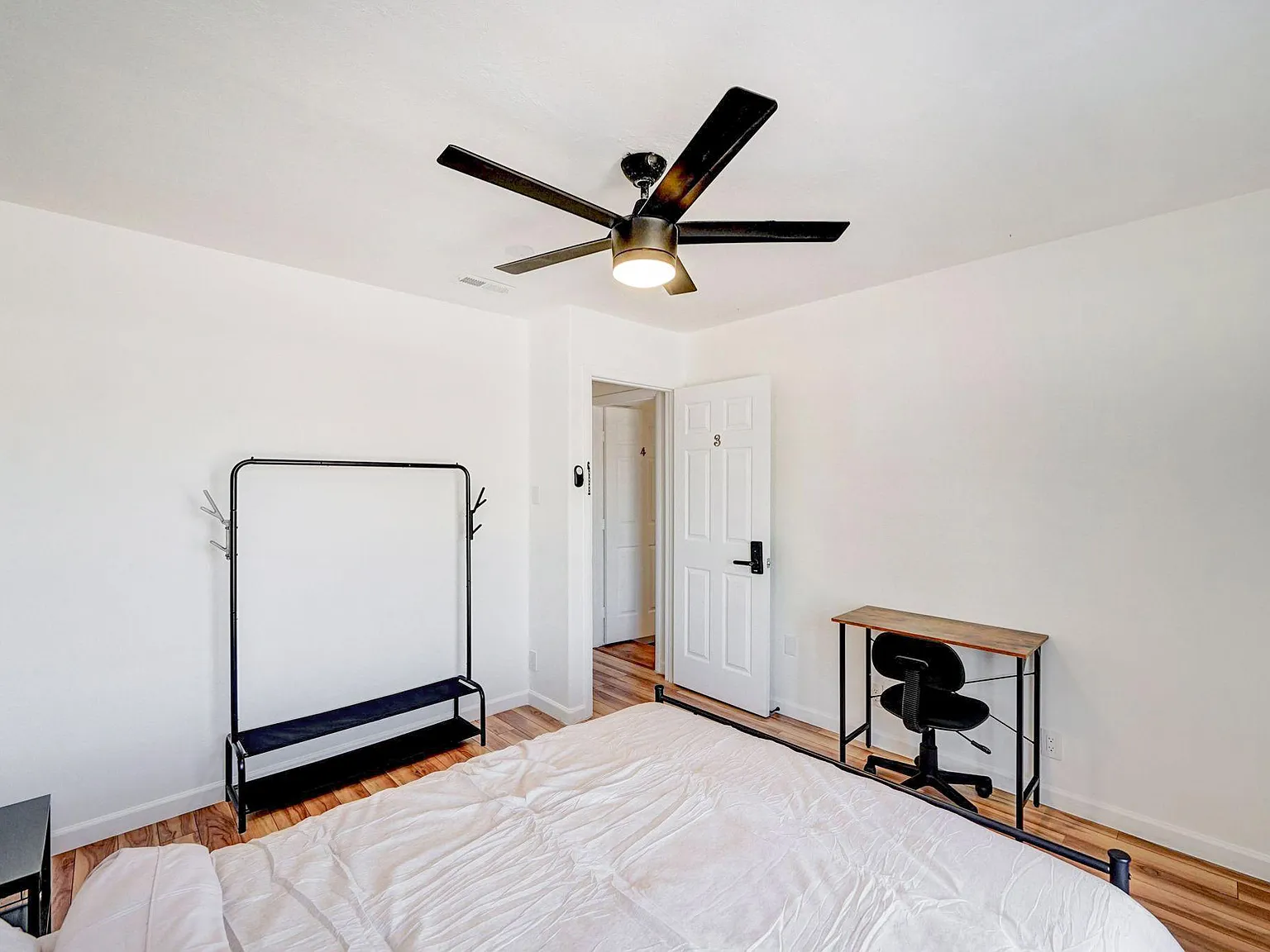 4 bed, 2.0 bath, 1365 sqft, $957 — Photo 3