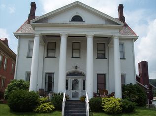 817 Riverside Ave, Wellsville, OH 43968