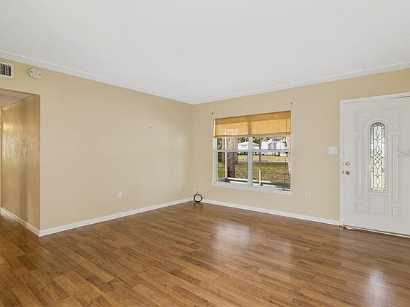 5th image of 722 Park Dr