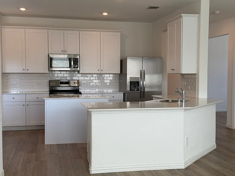5001 Greywing Dr — Photo 15