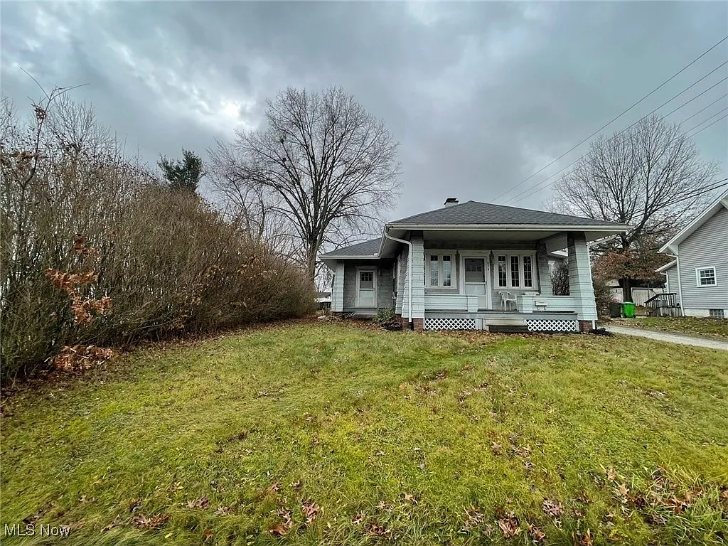 974 Parkside Dr photo 1