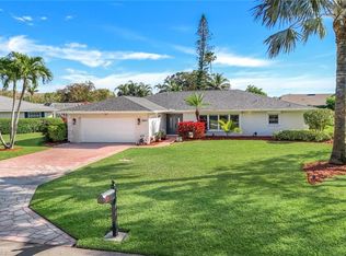 260 Huntington Dr, Naples, FL 34109