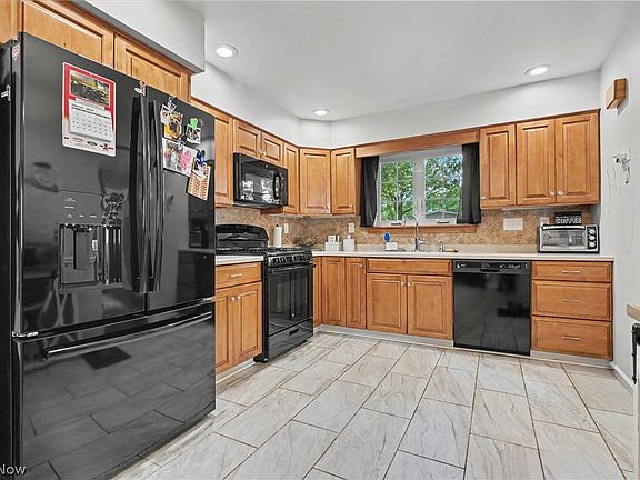 2nd image of 3877 Ayrshire Dr