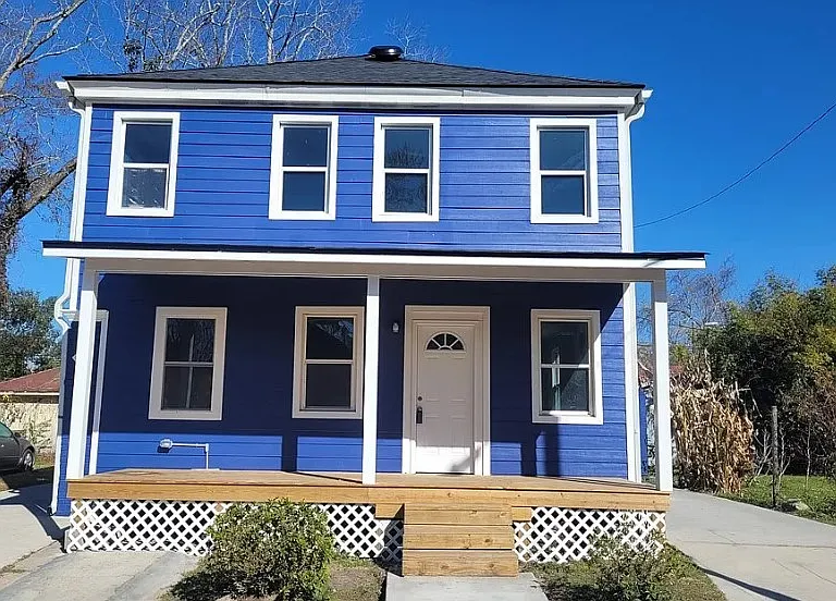 824 E 39th St — Photo 1