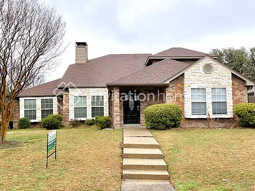 8713 Wood Glen Dr Photo 1