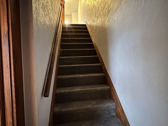 5th image of 1139-1141 10th Ave N #1141A