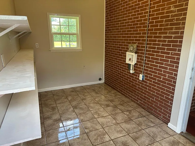 1300 Stonewall St — Photo 5
