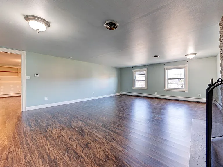 1091 S Main St #2 — Photo 14