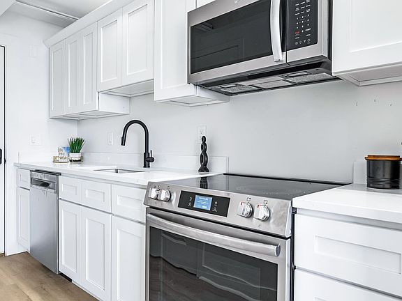 5th image of 50 Murray St #12