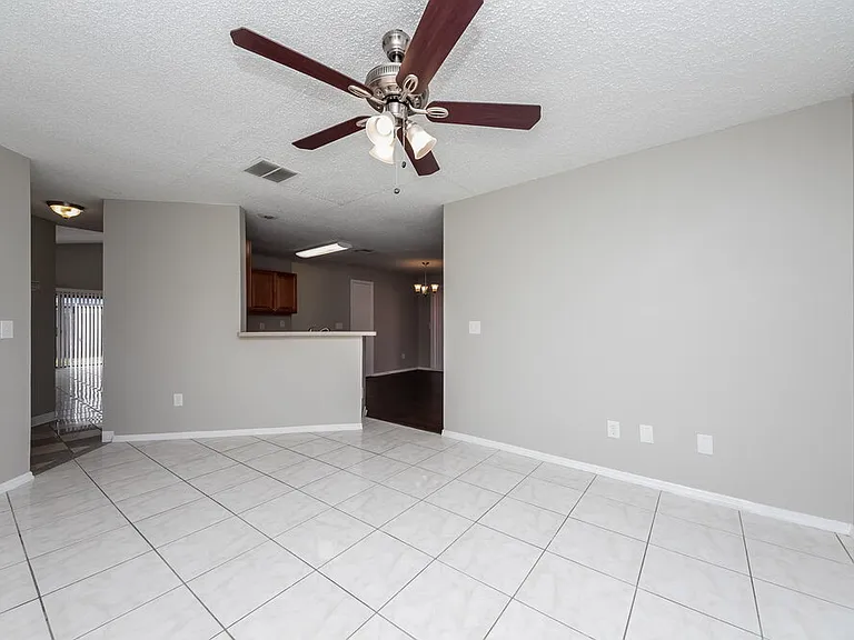153 Pinewood Cir — Photo 4