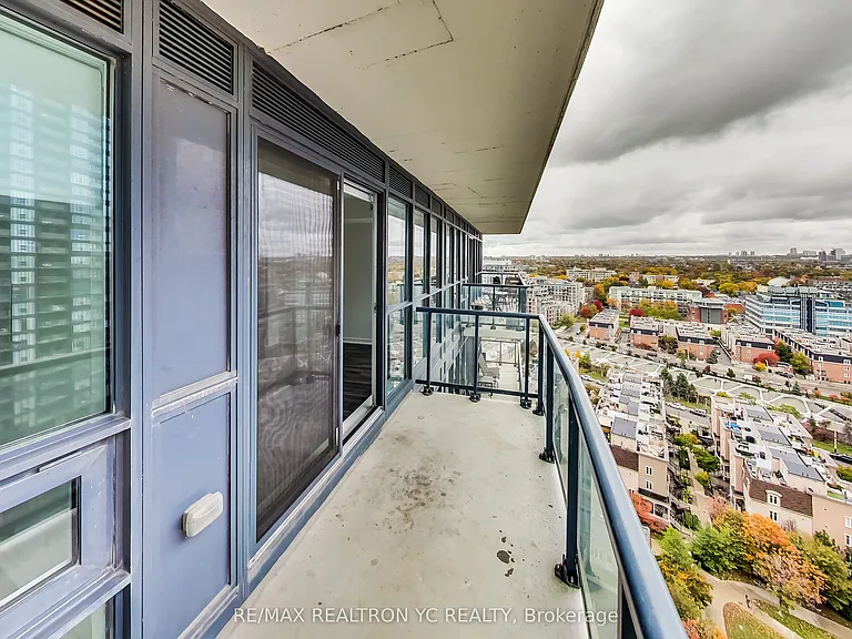 51 E Liberty St #1705 — Photo 15