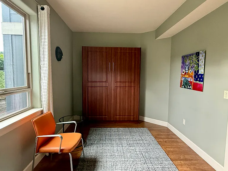 12 E Point Ct — Photo 1