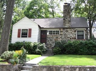 11 Mulberry Ln, New Rochelle, NY 10804