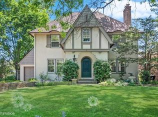 2311 Lincolnwood Dr, Evanston, IL 60201