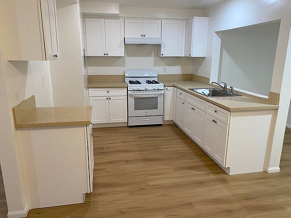 4th image of 2547 E Terrace St APT C