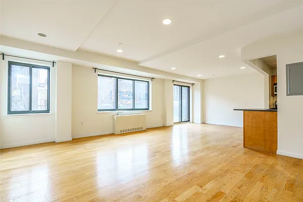 Rented by Astoria Realty | media 4