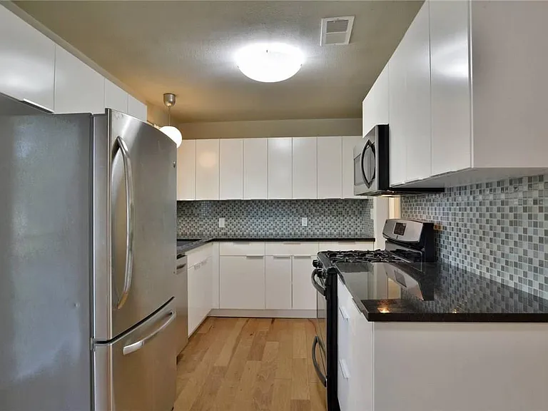 1408 Broadmoor Dr — Photo 6