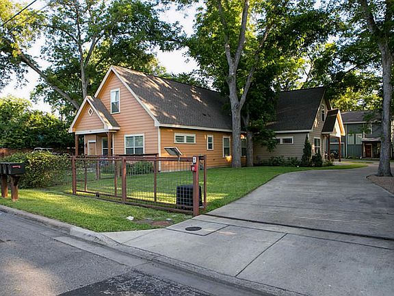 2nd image of 3211 Holton St #B