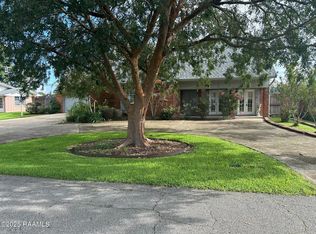 104 W Saint Mary St, Abbeville, LA 70510