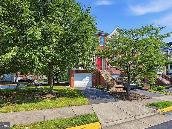 5th image of 2545 James Monroe Cir