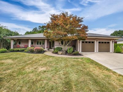 5236 Bridle Path Ln, Lewiston, NY, 14092