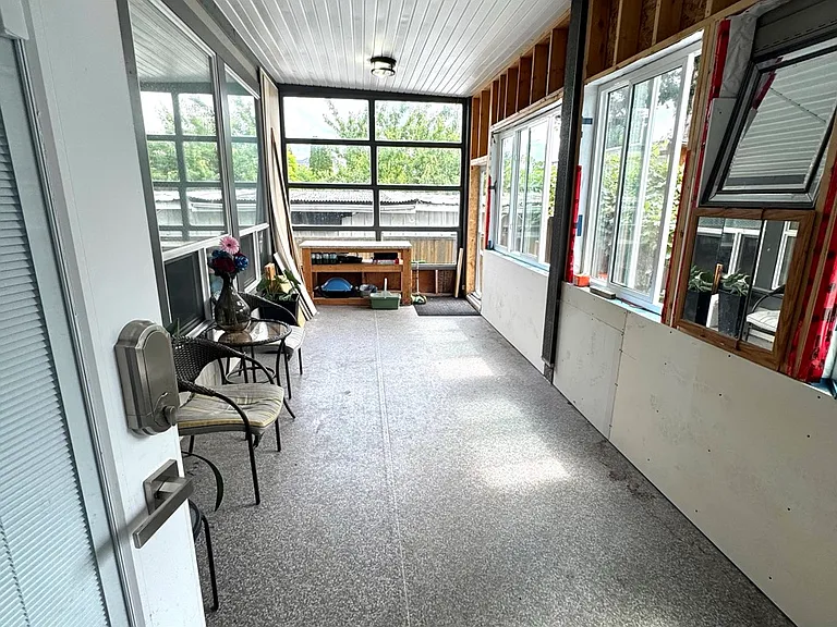 1732 Manning Ave — Photo 17