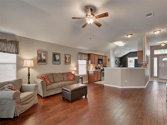 5th image of 4017 Rocky Shore Ln
