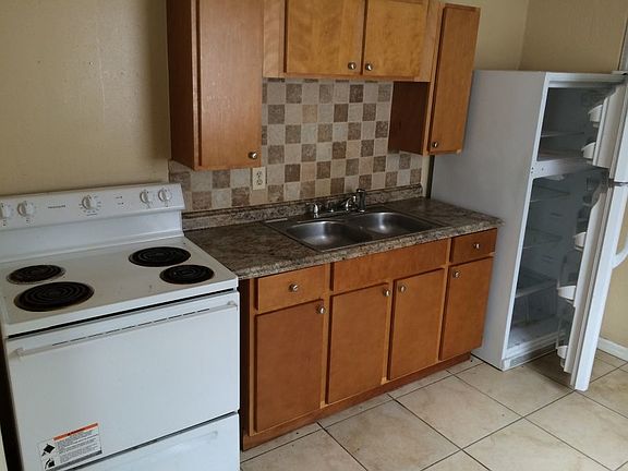 5th image of 1507 Jenkins St