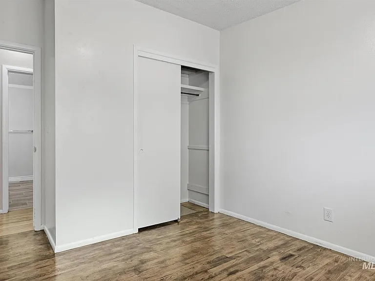2504 S Annett St — Photo 19