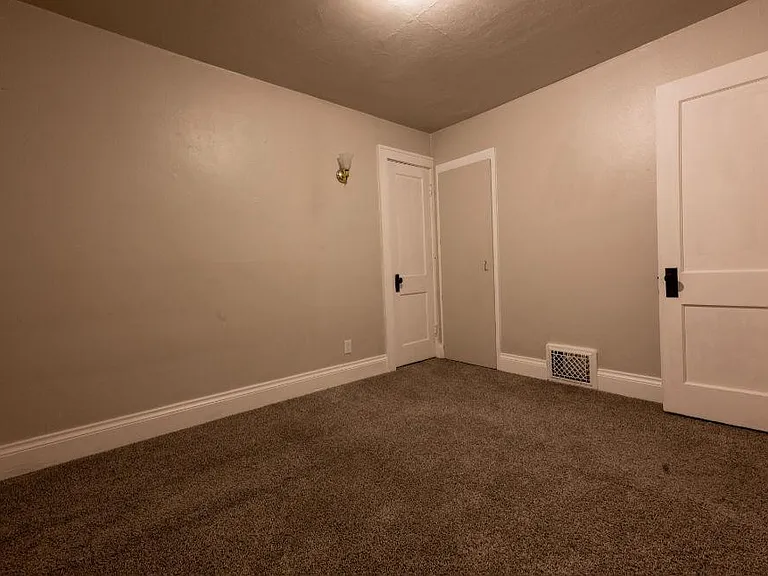 6818 32nd Ave #UPPER — Photo 7