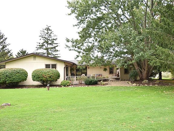 4th image of 10427 Meadowhurst Ln