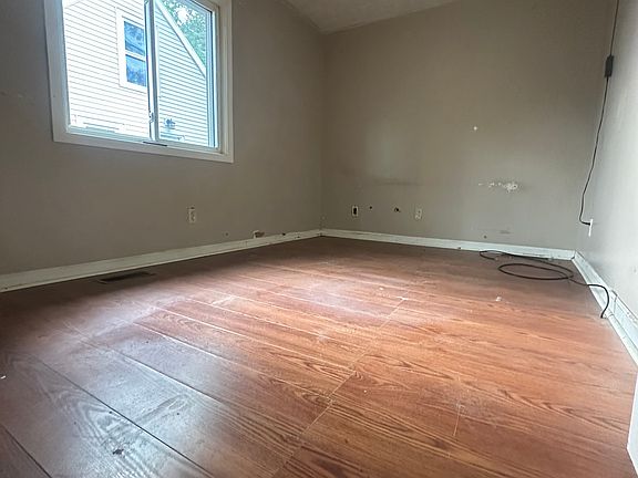 2nd image of 620 Jessop Ave