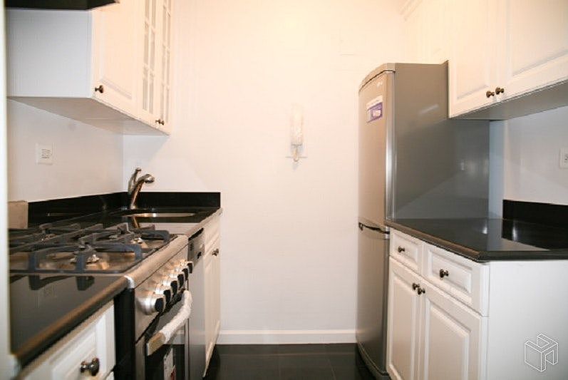 1st image of 201 E 19th St APT 11G
