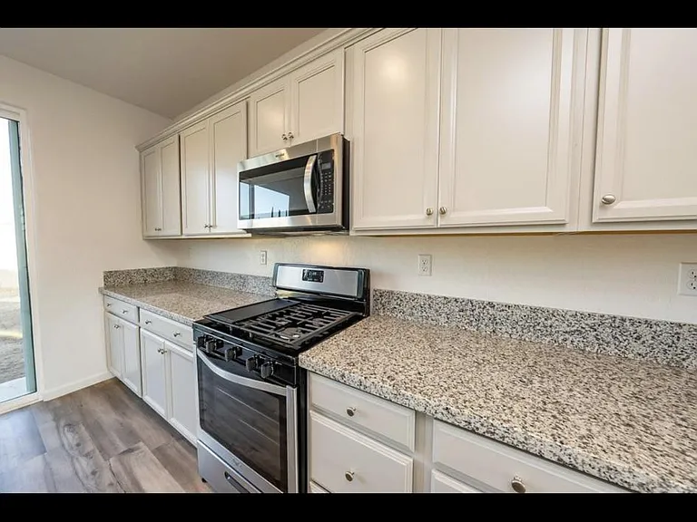 6698 E Adena Ave — Photo 35