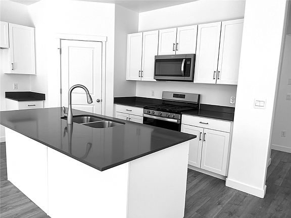 4th image of 507 N Trident Dr